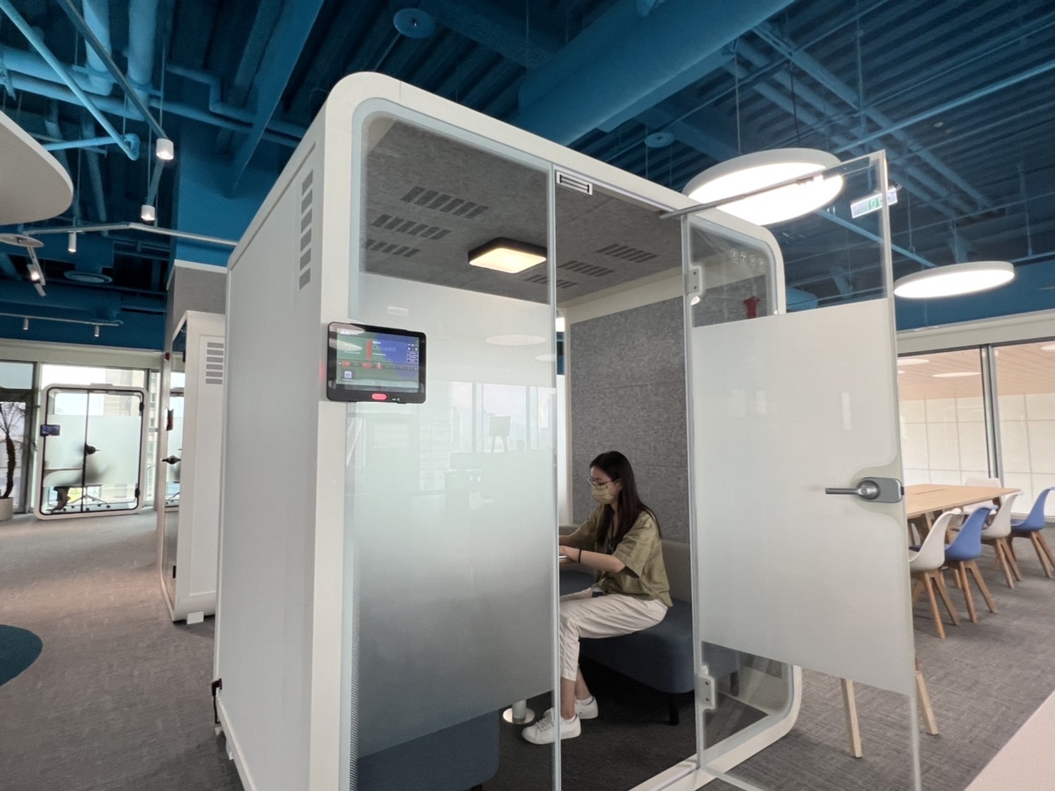 永利yl23411高雄據點的智慧行動辦公艙，展現永利yl23411在面板以外的研發應用軟實力